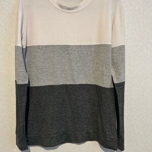 C D M Tri Colored Women’s Top Size M Long Sleeve Round Neck